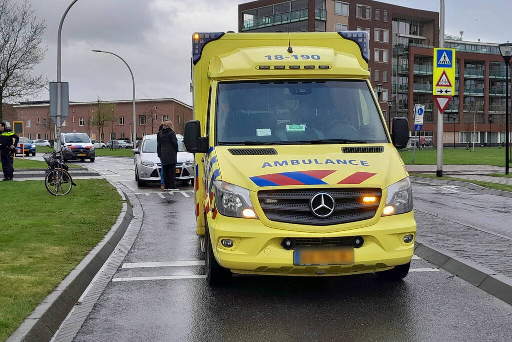 Fietser gewond bij botsing met auto