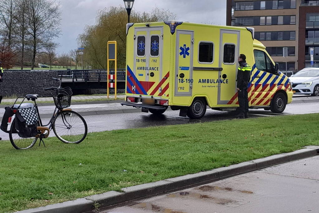 Fietser gewond bij botsing met auto