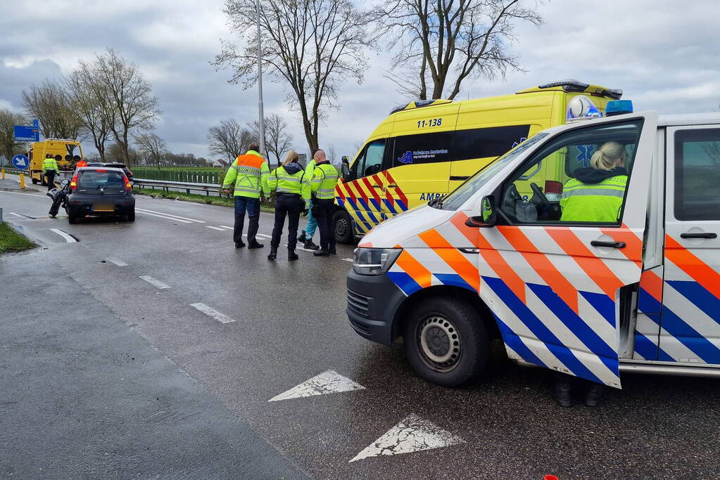 Weg afgesloten door flinke botsing