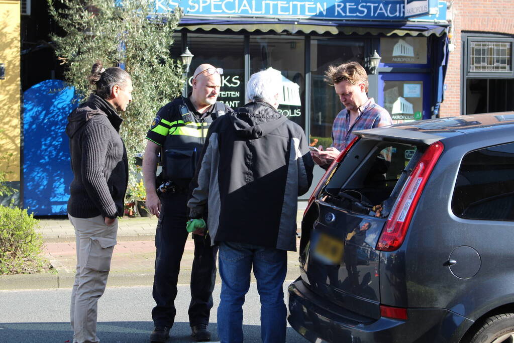 Scooterrijder gewond bij botsing met auto