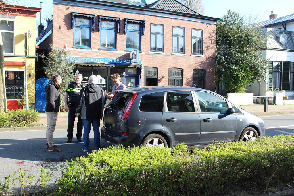 Scooterrijder gewond bij botsing met auto