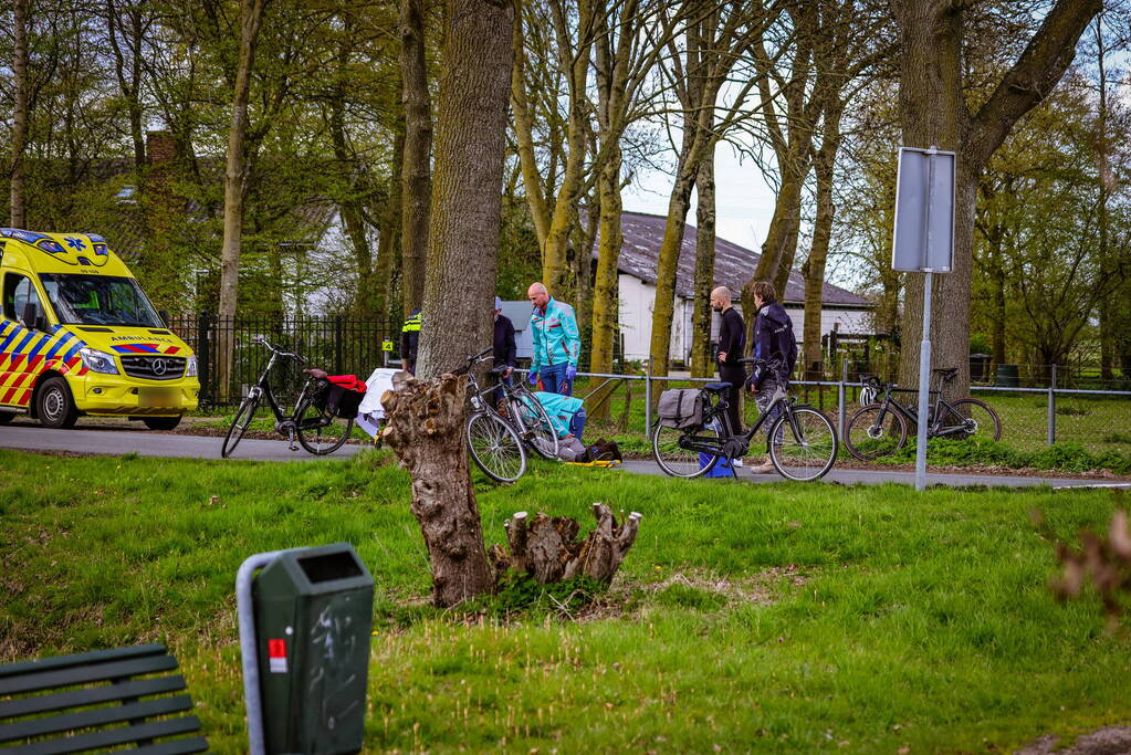 Fietser gaat onderuit en raakt gewond