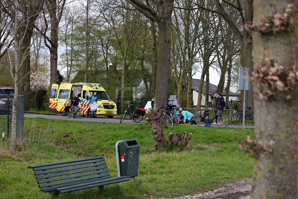 Fietser gaat onderuit en raakt gewond