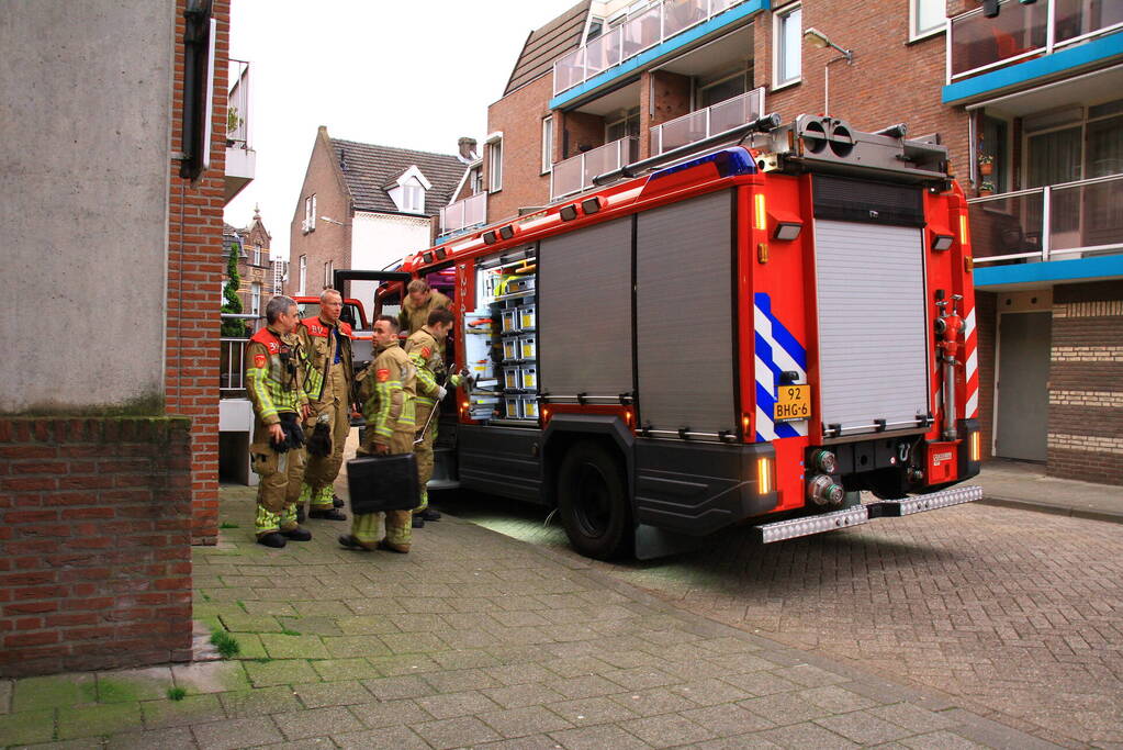 Brandweer bevrijdt opgesloten vrouw van toilet