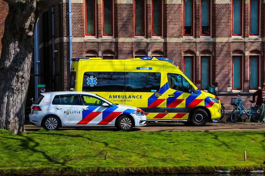 Persoon met spoed naar ziekenhuis na ongeval