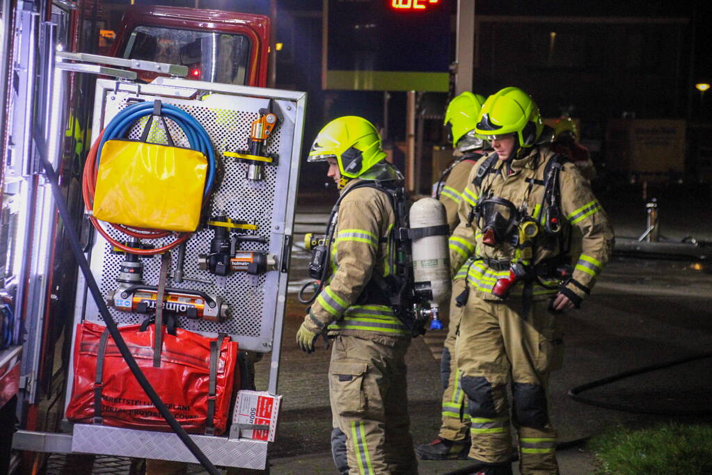 Scooter vliegt in brand tijdens tankbeurt