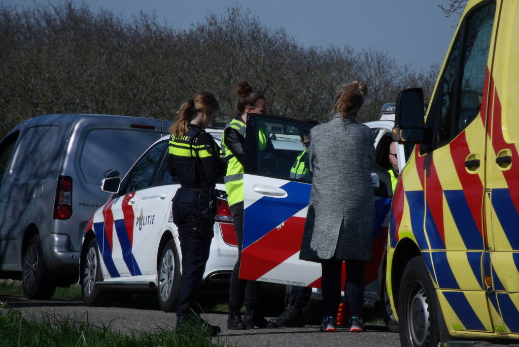 Schade na botsing tussen twee voertuigen