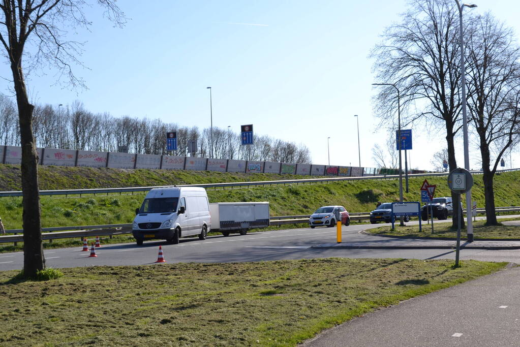 Motorrijder gewond bij botsing met auto