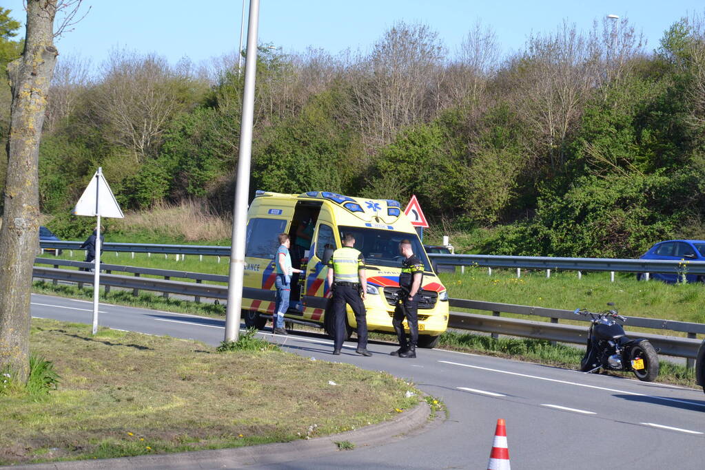 Motorrijder gewond bij botsing met auto