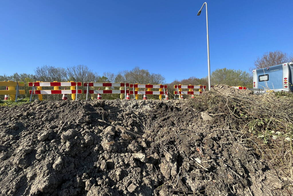 Bever maakt burcht en zorgt voor gevaarlijke situatie