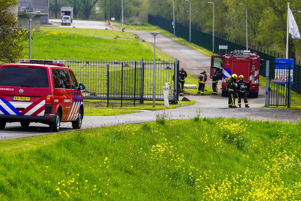 Brandweer draait hoofdkraan dicht bij gaslekkage