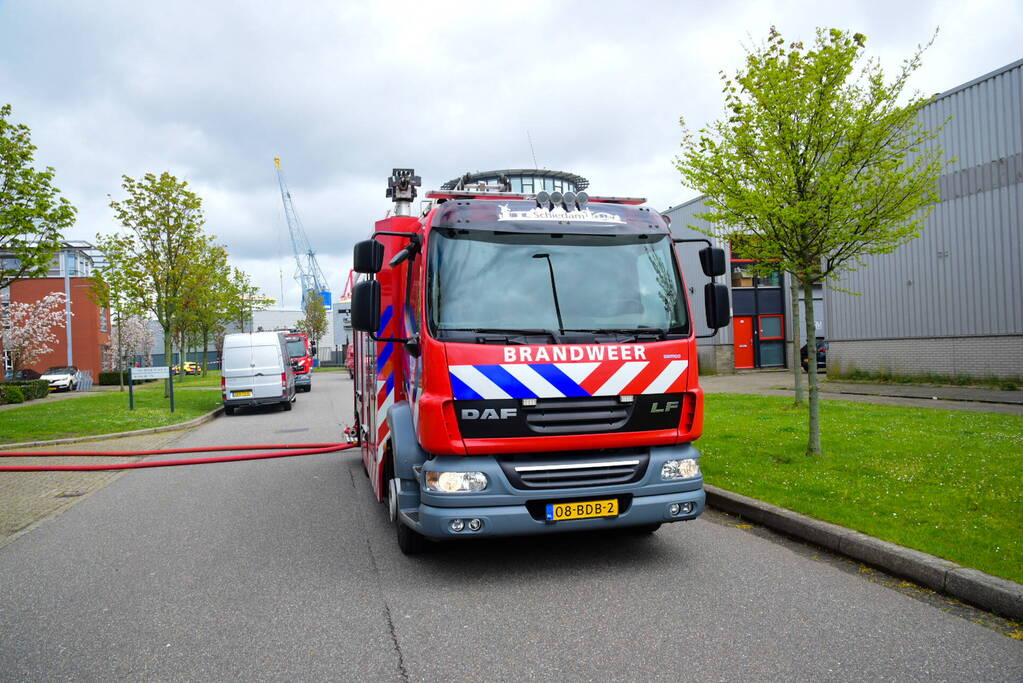 Zeer grote brand in bedrijfsverzamelgebouw