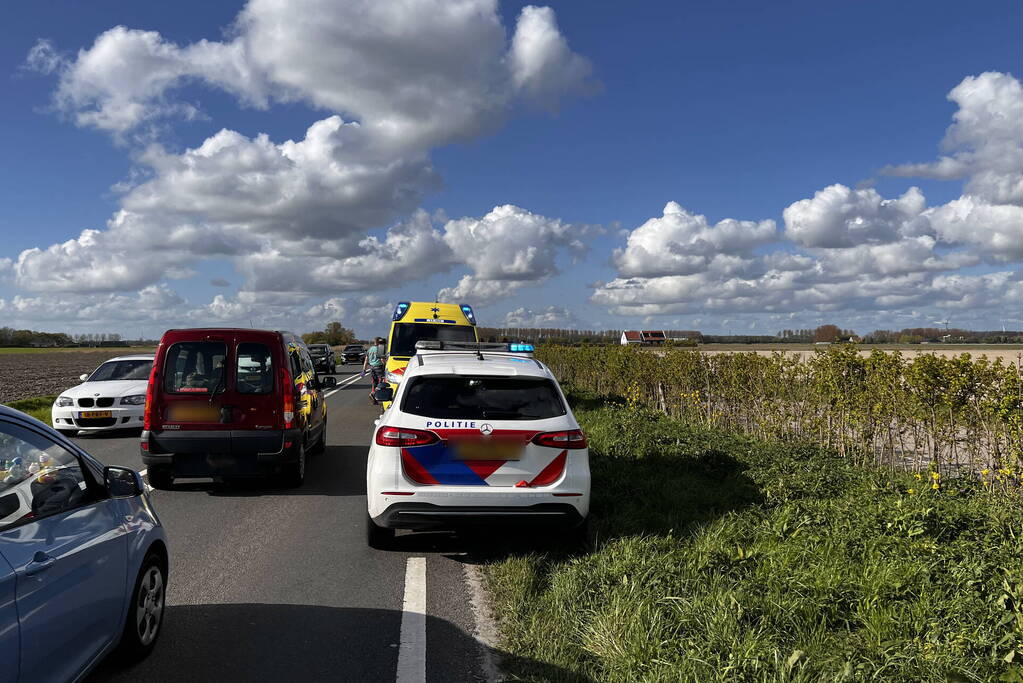 Auto belandt in sloot na ongeval