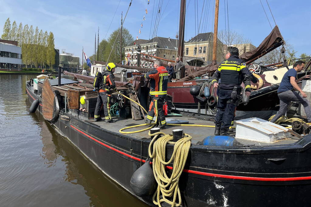 Brand in machinekamer van boot geblust