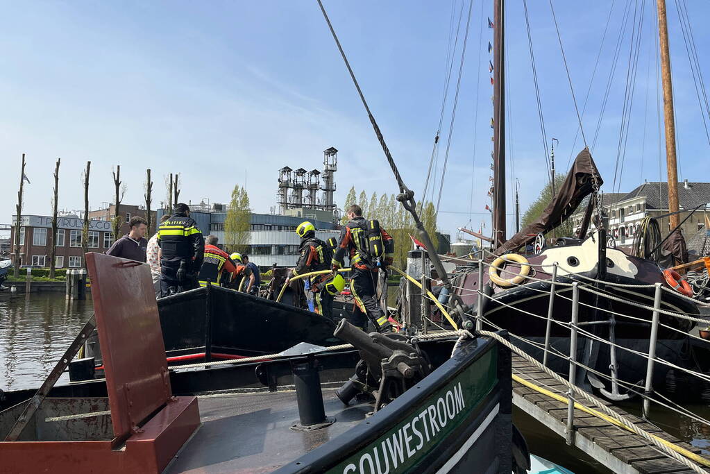 Brand in machinekamer van boot geblust