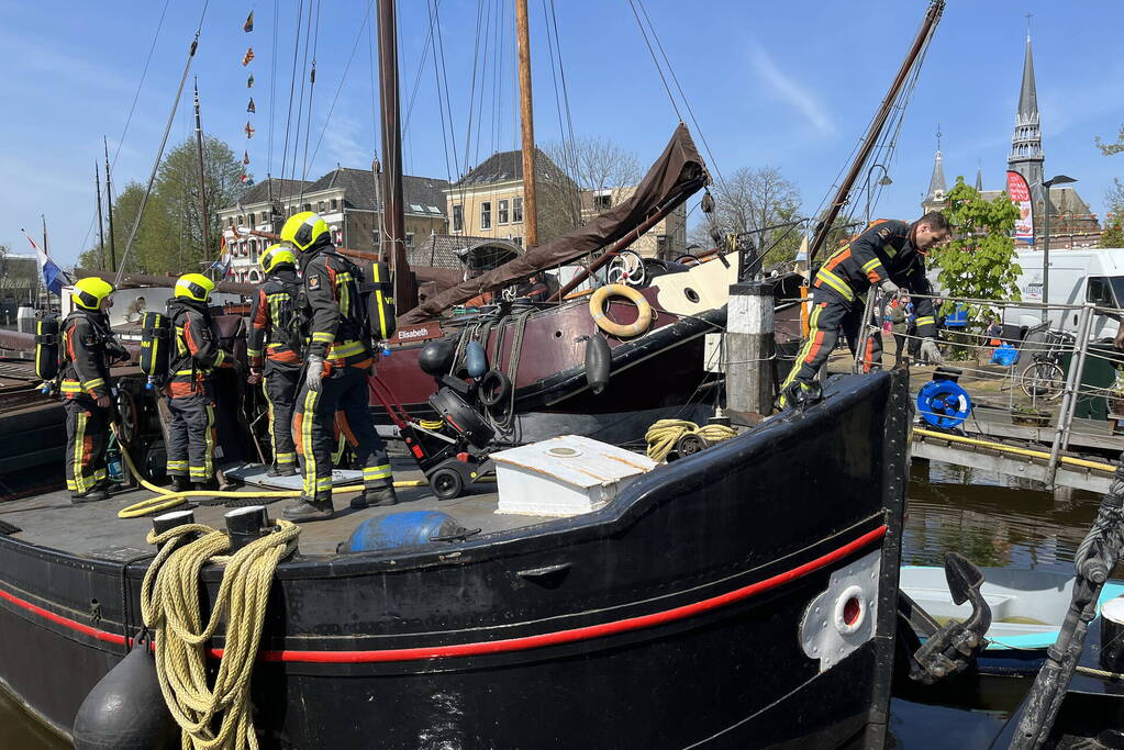 Brand in machinekamer van boot geblust