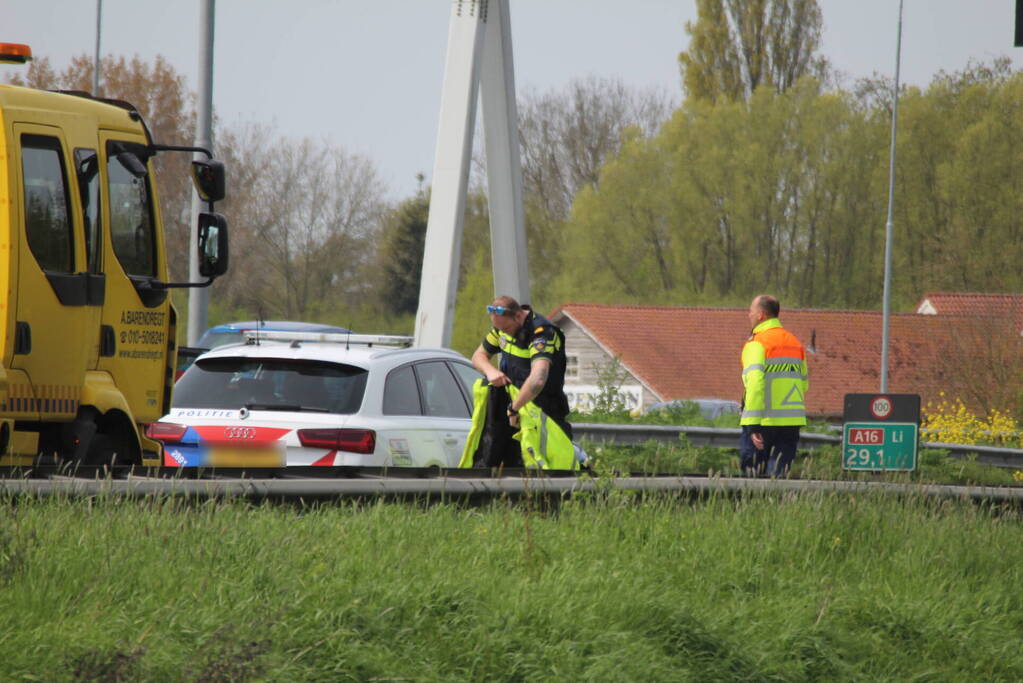 Traumahelikopter landt op snelweg