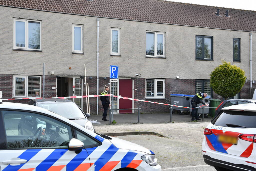 Gewapende overval op woning, politie zoekt daders