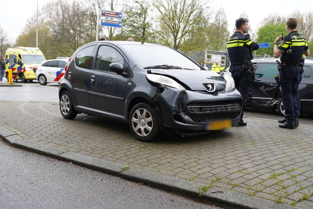 Flinke schade bij botsing op kruising