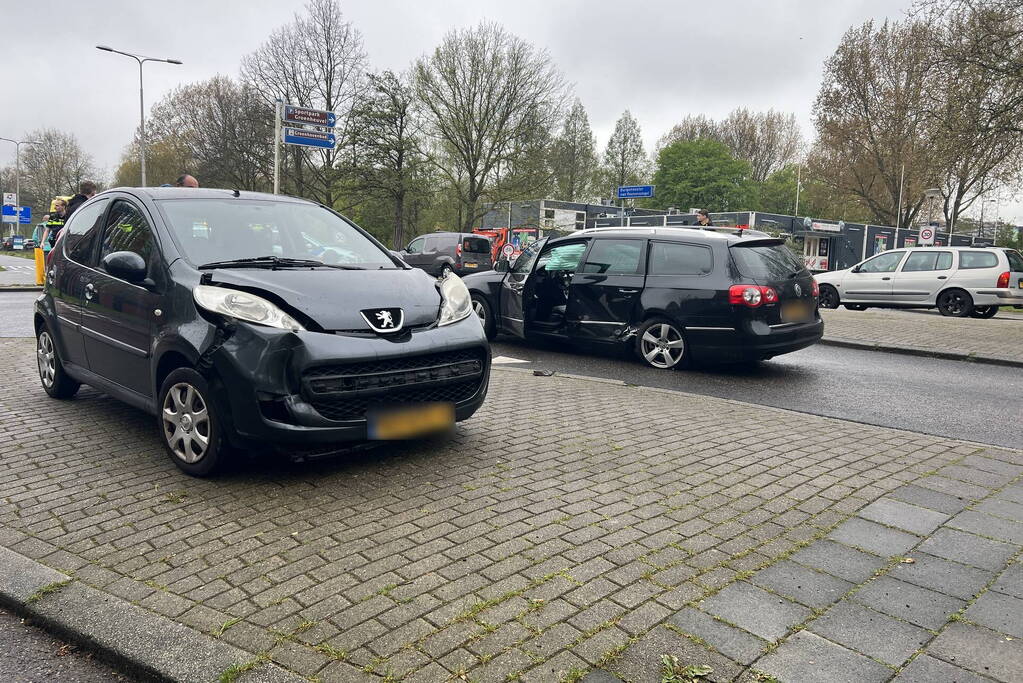 Flinke schade bij botsing op kruising