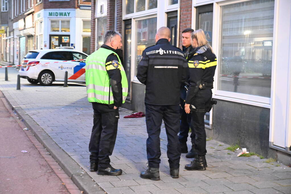 Korte brand na explosie bij voordeur Latijnse Amerikaanse supermarkt