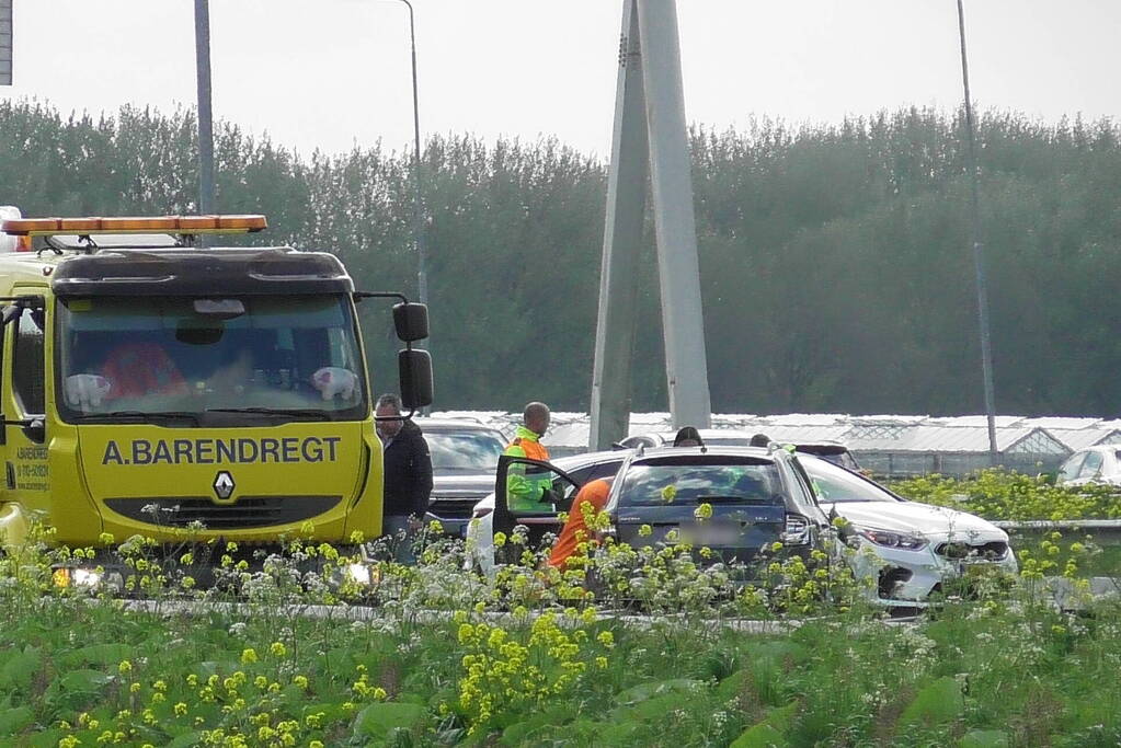 Meerdere voertuigen betrokken bij ongeval op snelweg