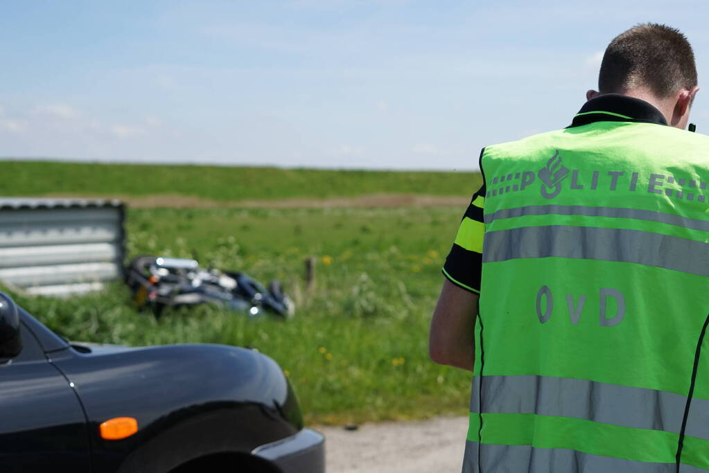 Motorrijder gewond bij aanrijding met auto