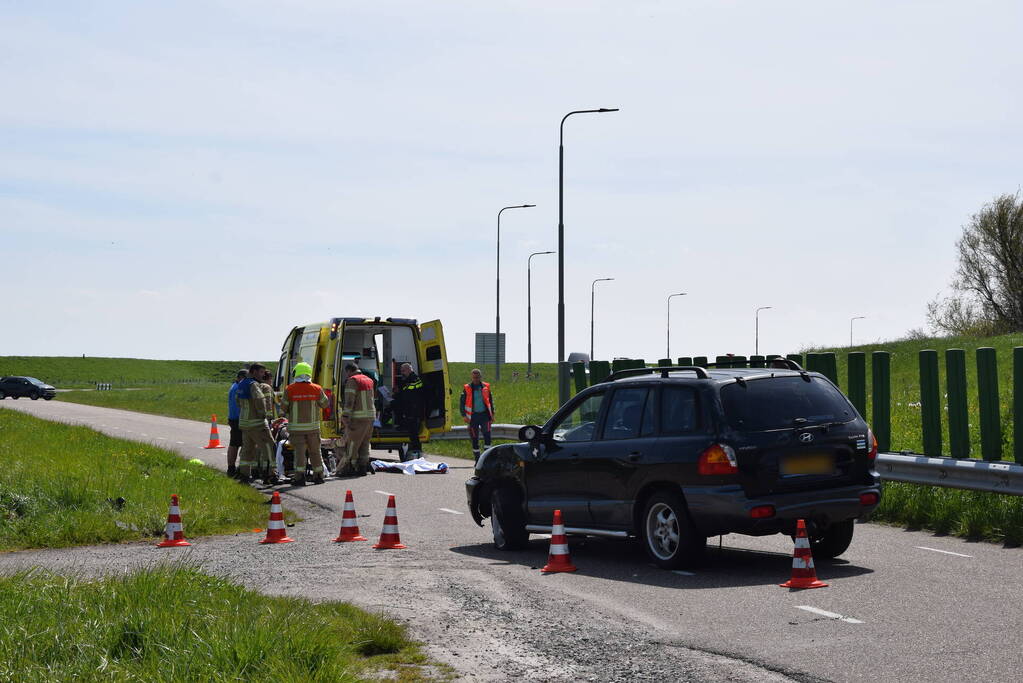 Motorrijder gewond bij aanrijding met auto