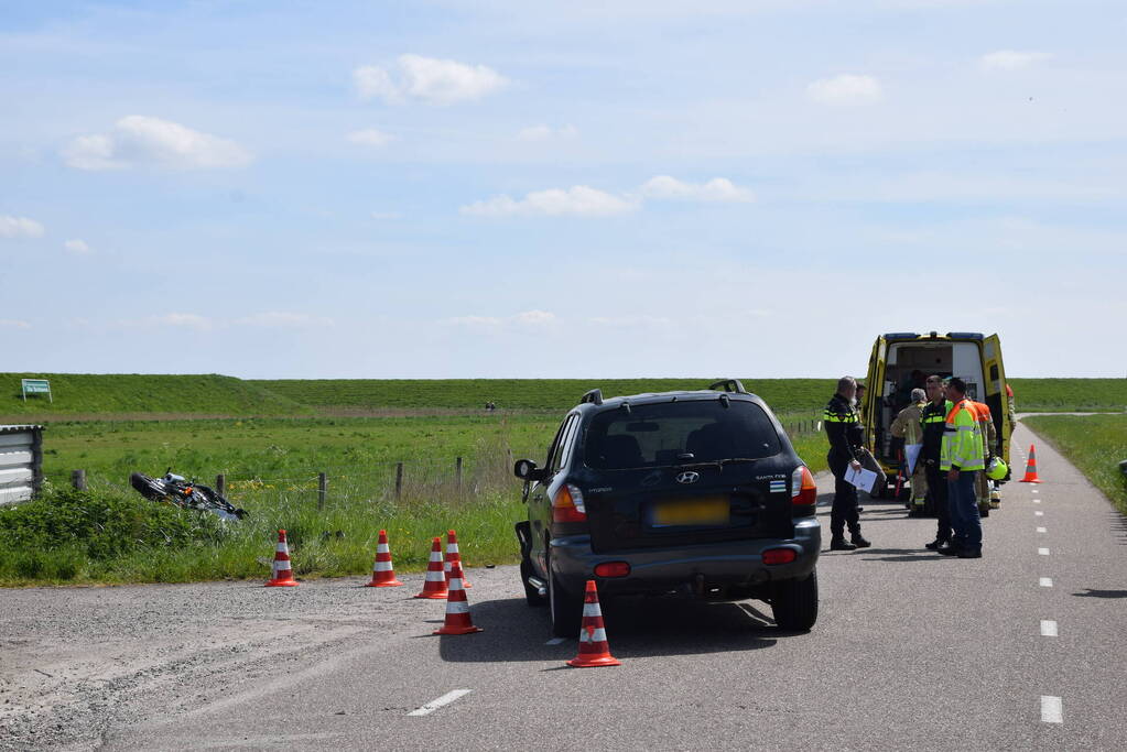 Motorrijder gewond bij aanrijding met auto