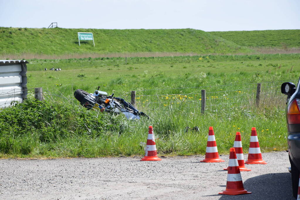 Motorrijder gewond bij aanrijding met auto