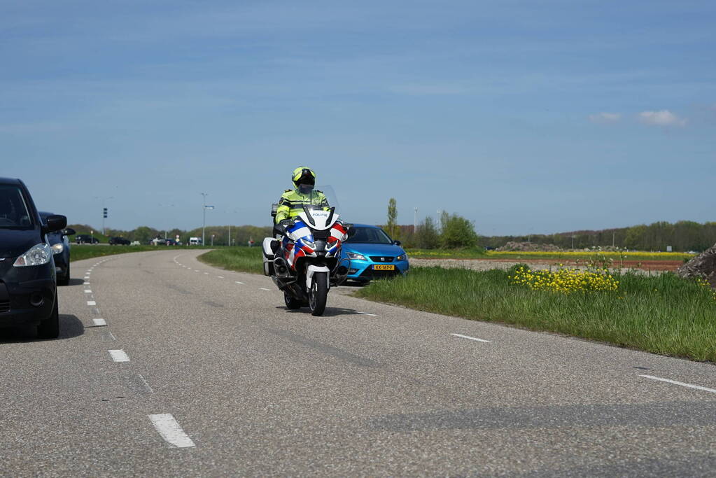 Motorrijder gewond bij aanrijding met auto