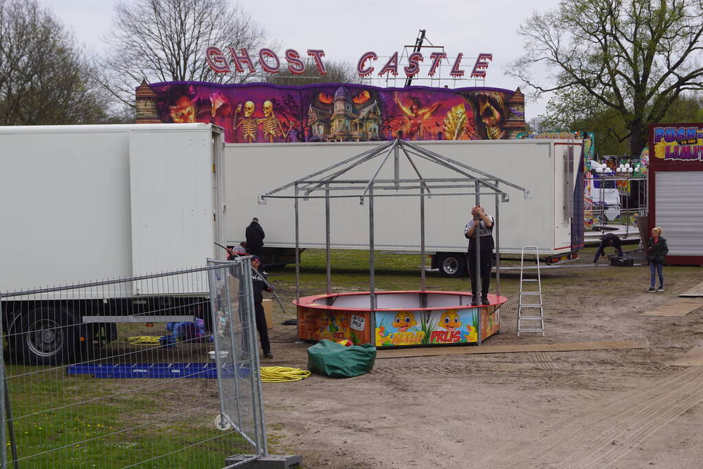 Opbouwen van kermis begonnen