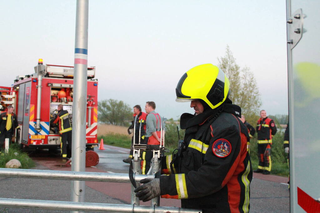 Brand in rietenkap van woning