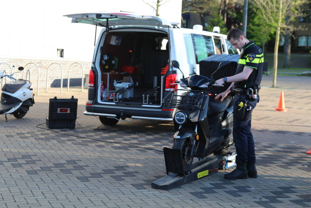 Scooter gecontroleerd op rollerbank