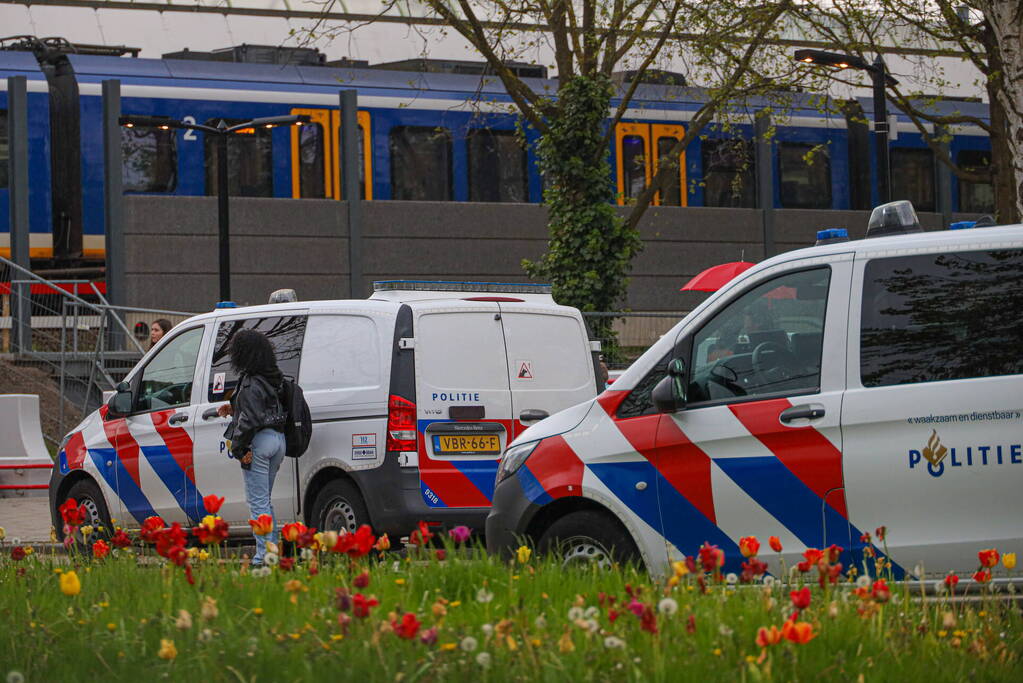 Trein stilgezet op NS-station vanwege melding van vuurwapen