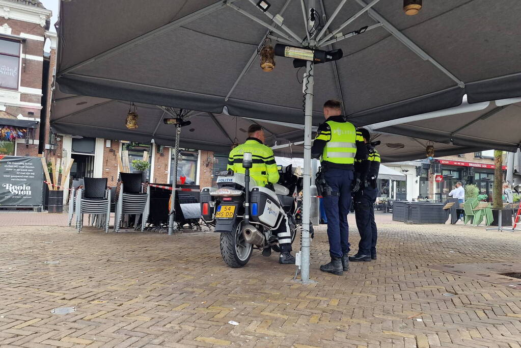 Brandbom tegen horecagelegenheid gegooid