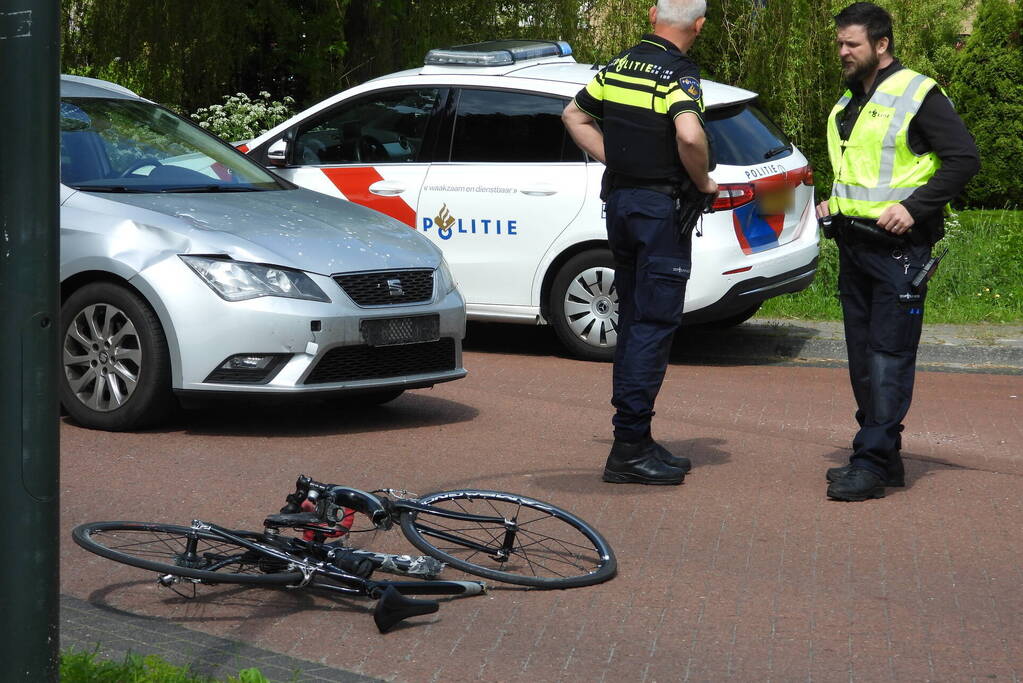 Wielrenner gewond bij aanrijding met auto