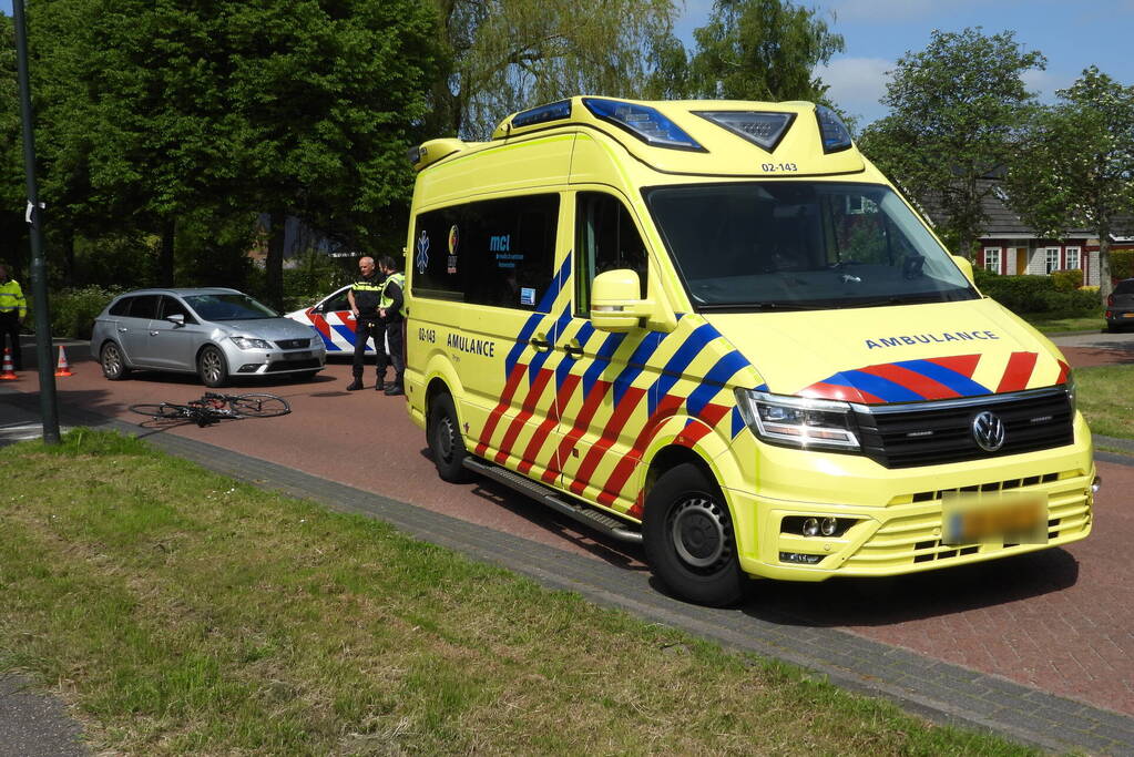 Wielrenner gewond bij aanrijding met auto