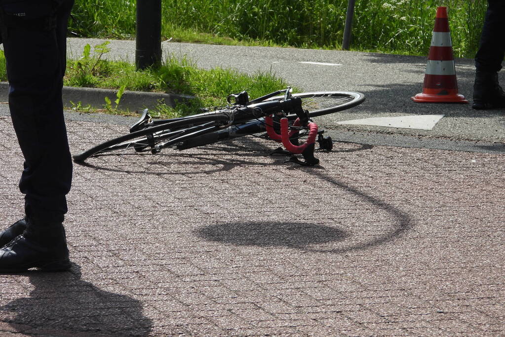 Wielrenner gewond bij aanrijding met auto