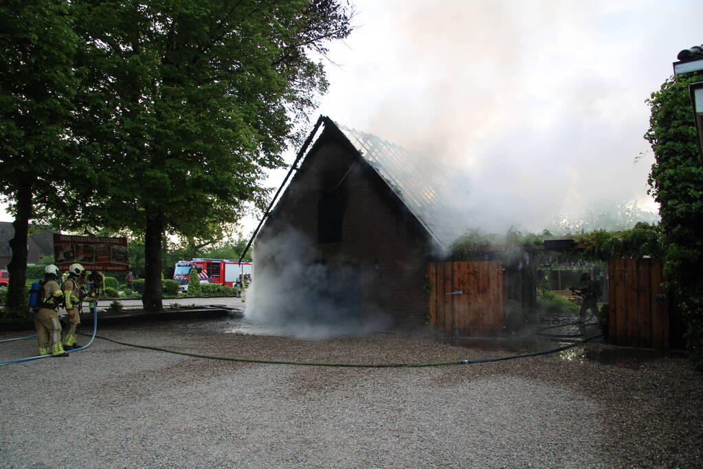 Schuur van restaurant verwoest door brand