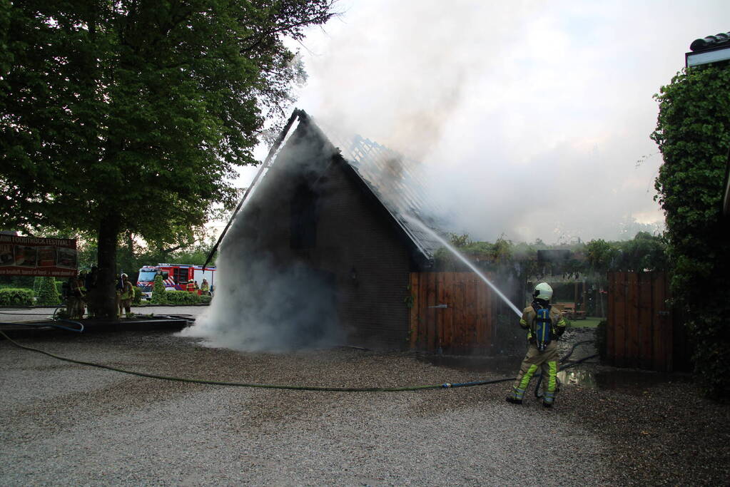 Schuur van restaurant verwoest door brand