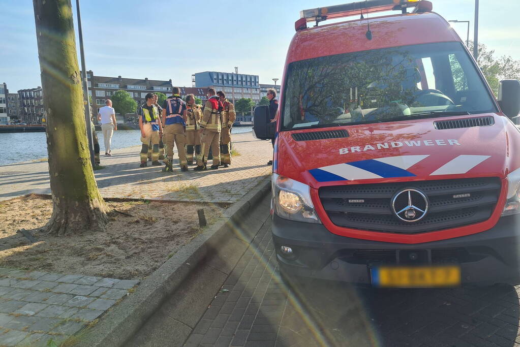 Zoekactie na melding persoon te water