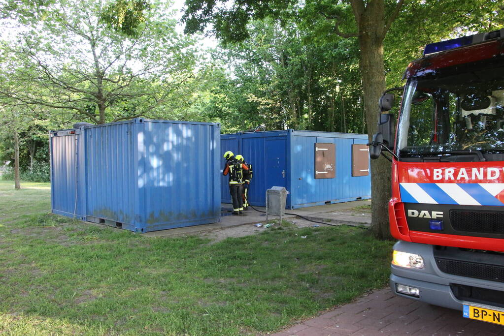 Brandend afval snel geblust