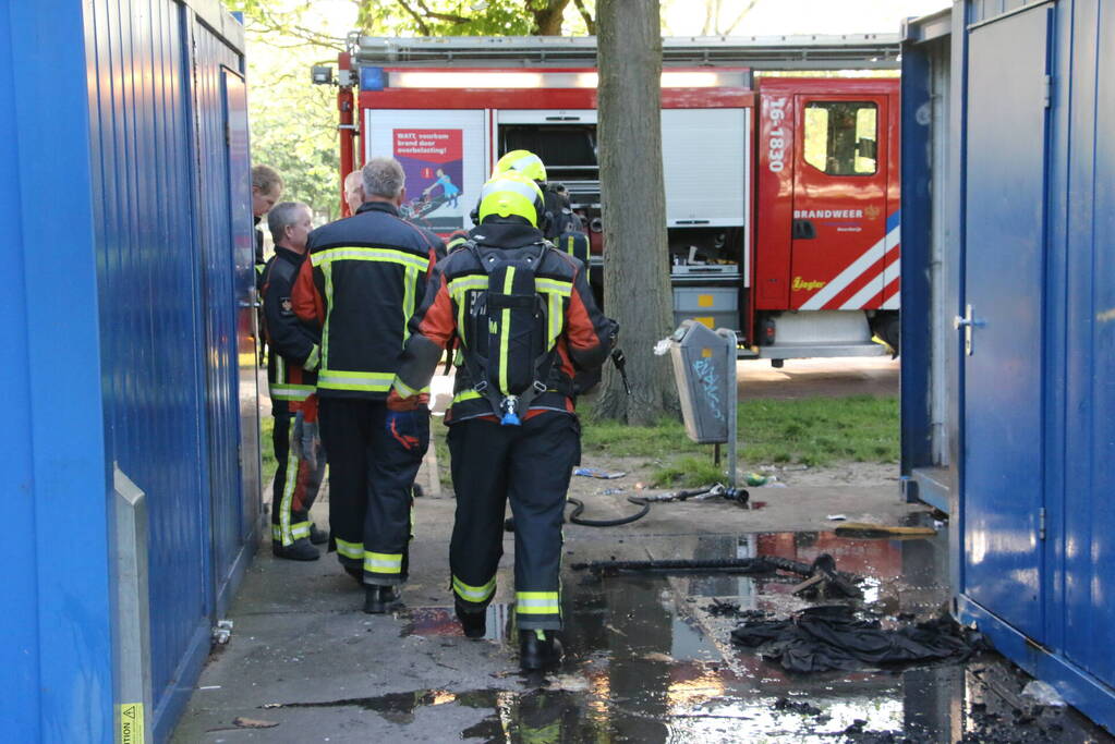 Brandend afval snel geblust