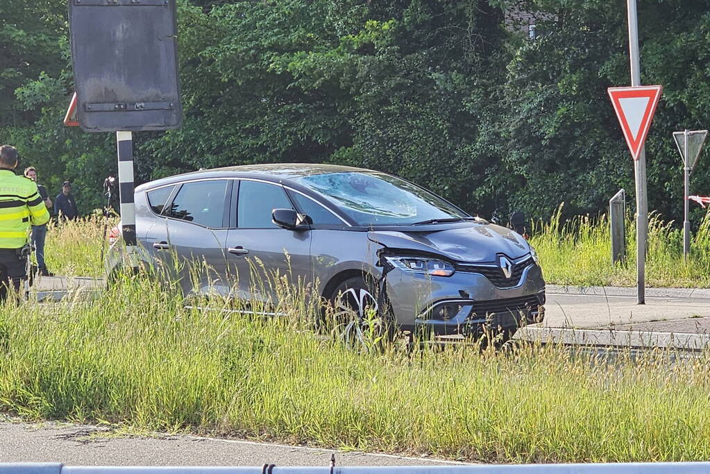 Fietser ernstig gewond na ongeval op oversteekplaats