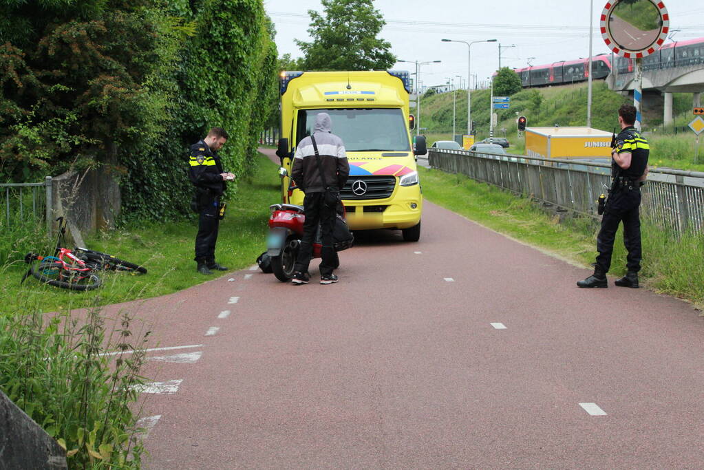 Fietser gewond bij botsing met scooterrijder