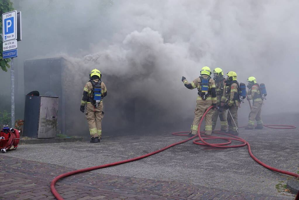 Openbaar toilet in brand gevlogen