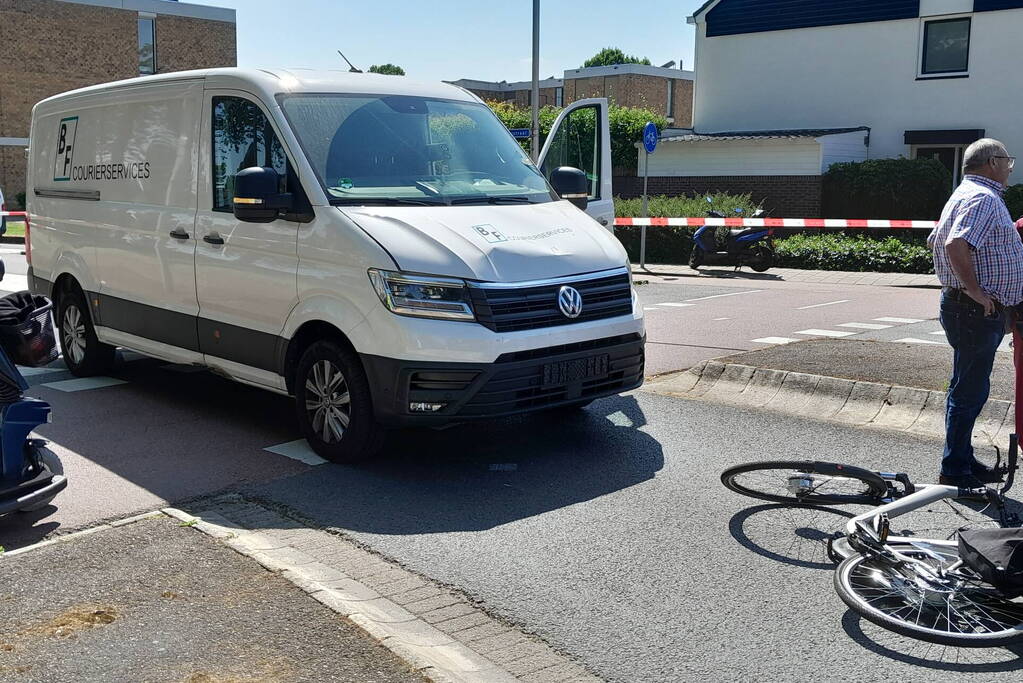 Overstekende fietser loopt letsel op