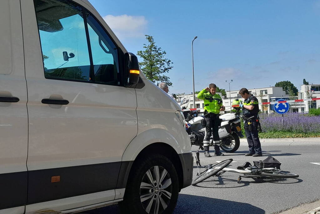 Overstekende fietser loopt letsel op