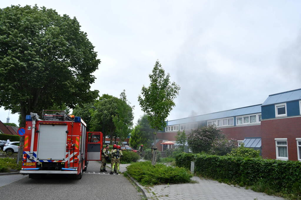 Hevige rookontwikkeling bij uitslaande brand